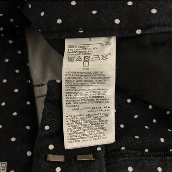 Old Navy, black with white polka dots, high rise pixie pants. Size 0. - Picture 5 of 5